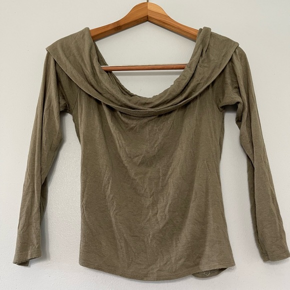 Olive Off the shoulder top - Picture 4 of 5